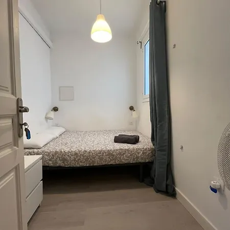 Albergue Private Near Parallel Av